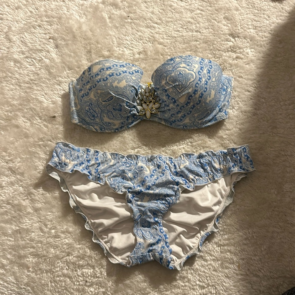 Victoria’s Secret bikini